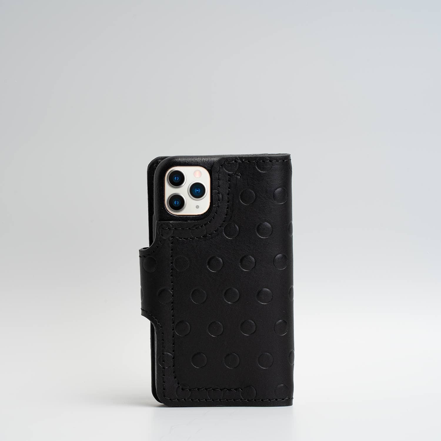 Leather crossbody case for iPhone 11 - Polka